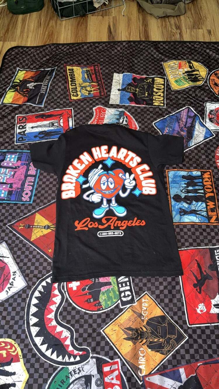 Fashion Nova Broken Hearts Club LA Graphic Short Sleeve Tee